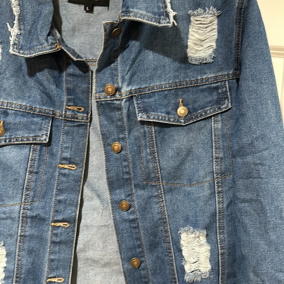 Distress Jean jacket New with tags size Large - Picture 3 of 3